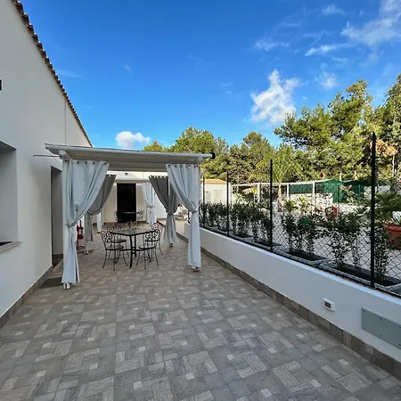L'oasi Pineta Sul Mare Кустоначи