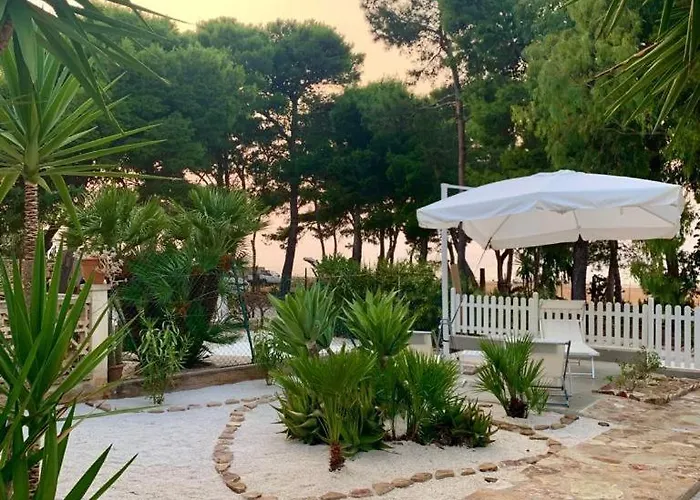 L'oasi Pineta Sul Mare Bed & Breakfast Custonaci