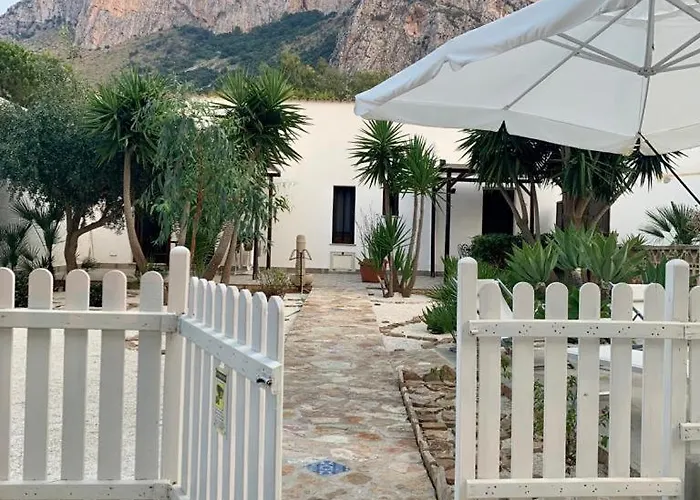 L'oasi Pineta Sul Mare Bed & Breakfast 4*